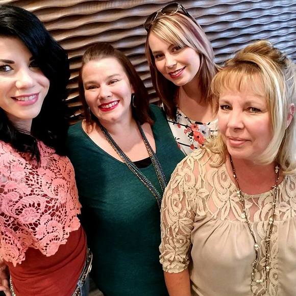 Profile Picture of Michele Huffman (@rlhuffman123) on Poshmark