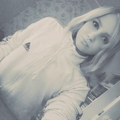 Profile Picture of бывшая (@KotovaDashenka) on Twitter
