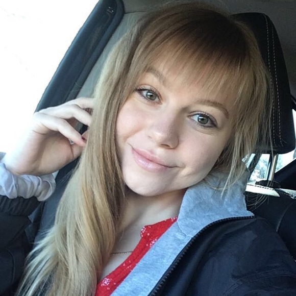 Profile Picture of Masha Dolinnik (@mashdolly) on Poshmark
