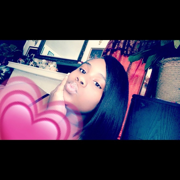 Katelynn Harris - Poshmark Profile Picture of Katelynn Harris (@ktsmh) on Poshmark