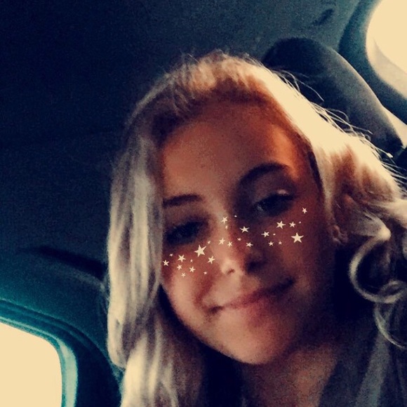 Profile Picture of Dakota Gillispie (@dakota_lynn253) on Poshmark