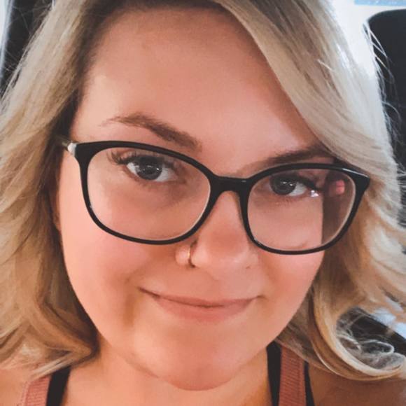 Profile Picture of Stephanie Dykstra (@sdykstra808) on Poshmark