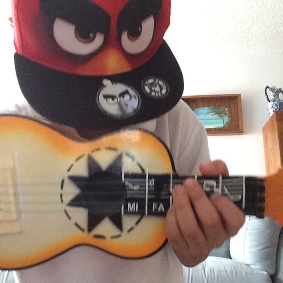 Profile Picture of Maxander Amador (@ydama) on Poshmark