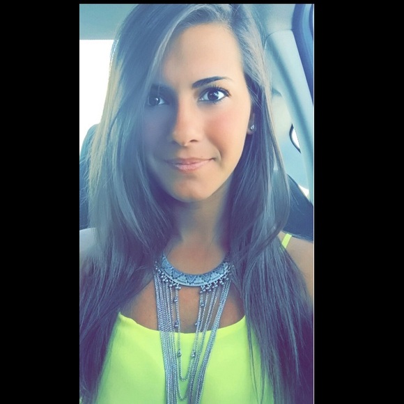 Profile Picture of Leah Martz (@marlea_) on Poshmark