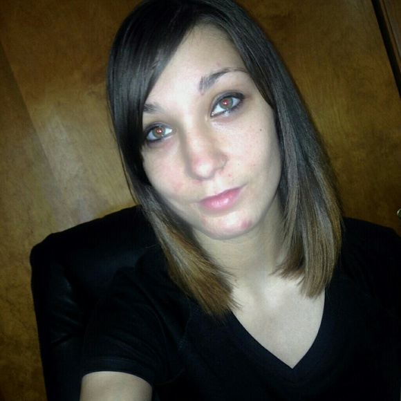 Profile Picture of Margo Spellious (@shadowlover) on Poshmark