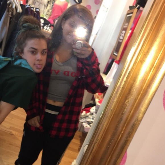 Profile Picture of Halia Calvert (@calverthalia) on Poshmark