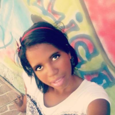 Profile Picture of Alice Fernandes (@alicefer101) on Twitter