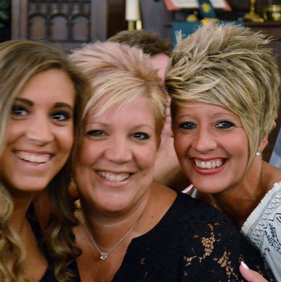 Profile Picture of Wendi Schimminger gensamer (@wendi15) on Poshmark