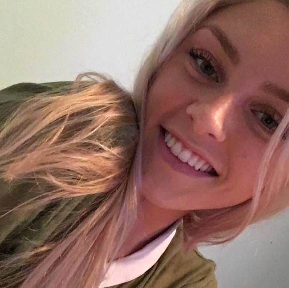 Profile Picture of Kelsey Engberson (@kelseyengberson) on Poshmark