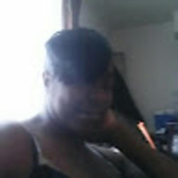 Profile Picture of Tonya Frederick (@tonya_frederick) on Poshmark