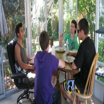 Profile Picture of Matt Laurin (@mittensbegone) on Twitter