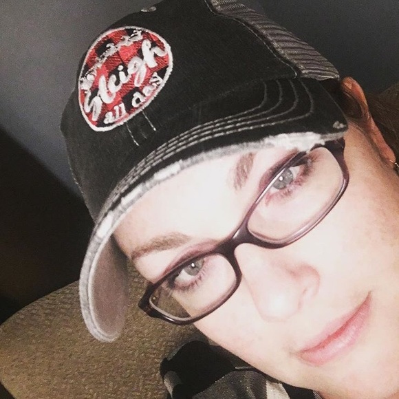 Profile Picture of Laura Bass (@laurabass) on Poshmark