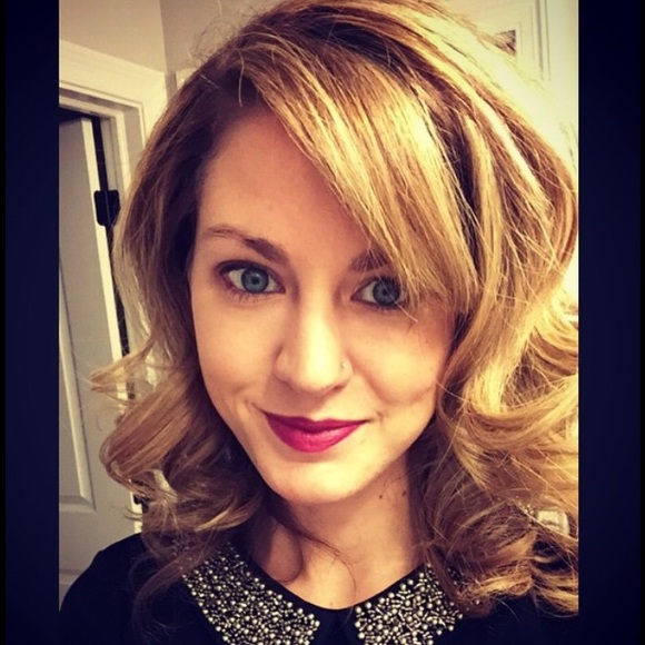 Profile Picture of Haley Ademino (@hademino) on Poshmark