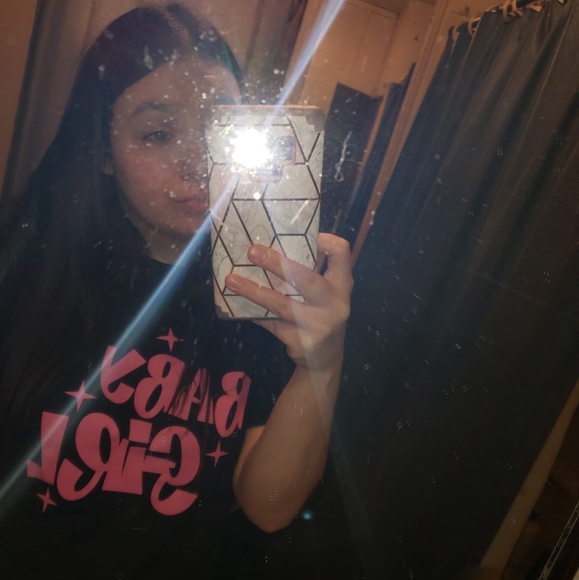 Profile Picture of Serena Miller (@serenamiller877) on Poshmark