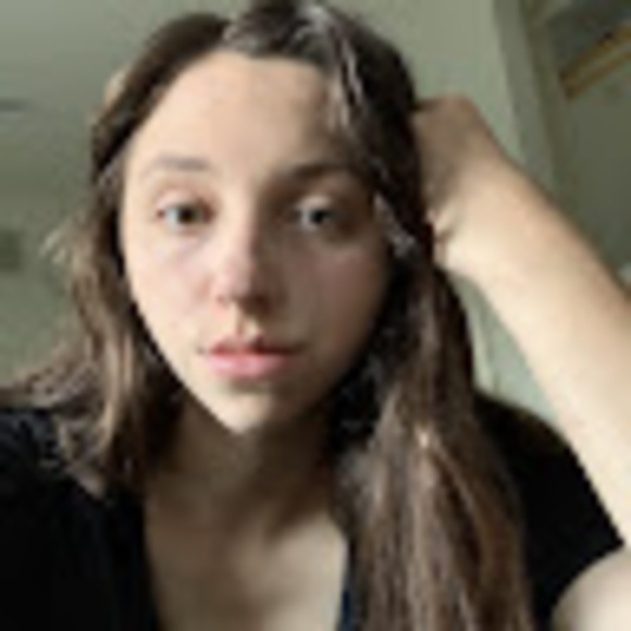 Profile Picture of Alexandra Reinecke (@alexandrareinec) on Poshmark