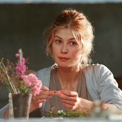 Profile Picture of Mary Eunice (@wittchye) on Twitter