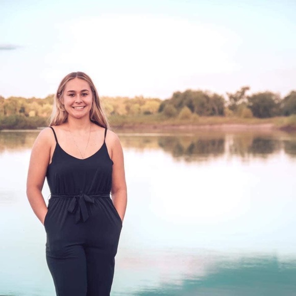 Profile Picture of Gracie Jurgensen (@gracejurg224) on Poshmark