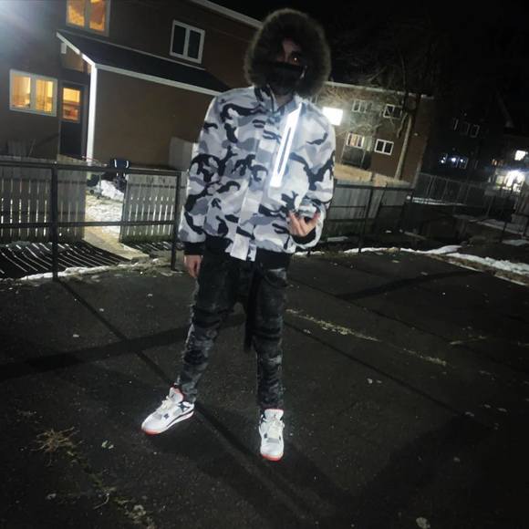 Tyson Estabrooks - Poshmark Profile Picture of Tyson Estabrooks (@tysonestabrooks) on Poshmark