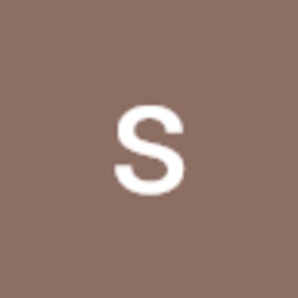 Profile Picture of Shayna-gionette Gionette (@shayyysummer) on Poshmark