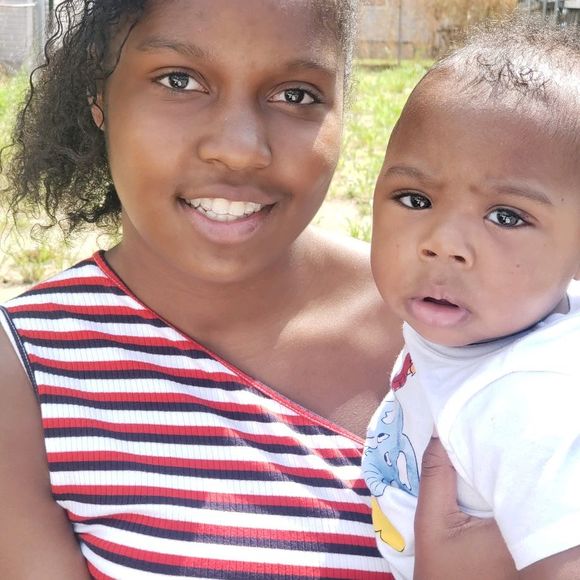 Profile Picture of Sandra Bridges (@sandra_bridges) on Poshmark