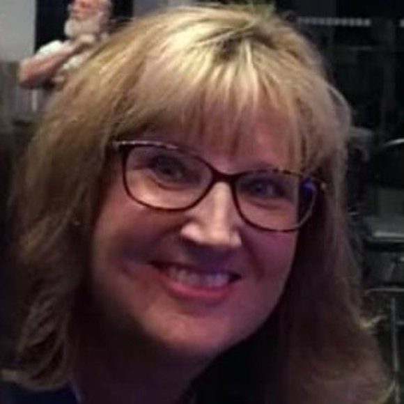 Profile Picture of Sheryl Esau (@sherylcat) on Poshmark