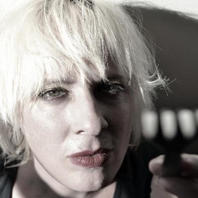 Profile Picture of Helen Faller (@mosaiqarecords) on Twitter