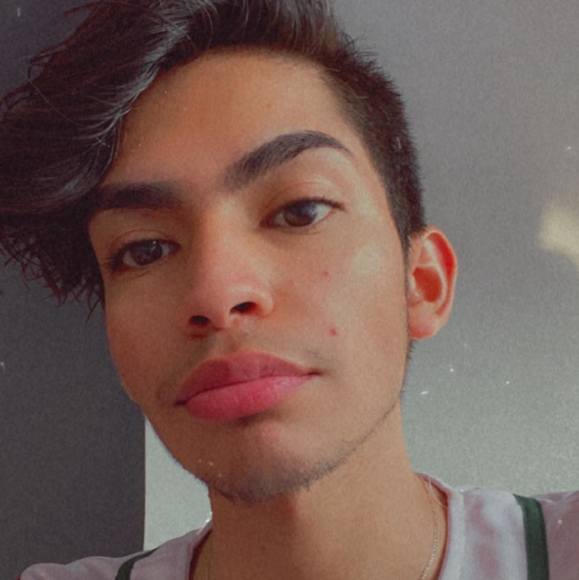 Profile Picture of Felix Sanchez (@alan7849) on Poshmark