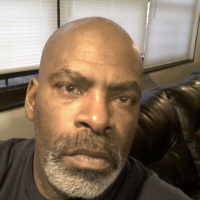 Profile Picture of Derek Leslie (@leslie_derek) on Twitter