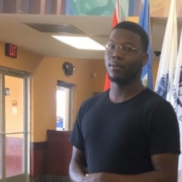 Profile Picture of Devin Hearld (@macc1994) on Poshmark