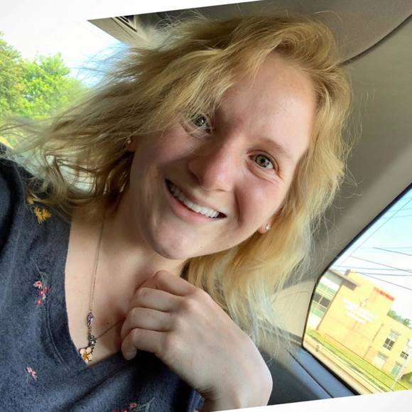 Profile Picture of Juliette Jacobson (@juliettejacobso) on Poshmark