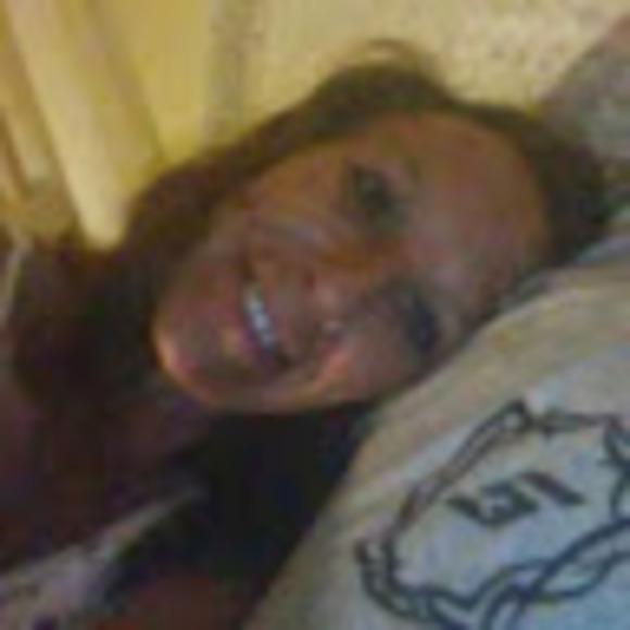Profile Picture of Krisanne Theis (@krisannetheis) on Poshmark