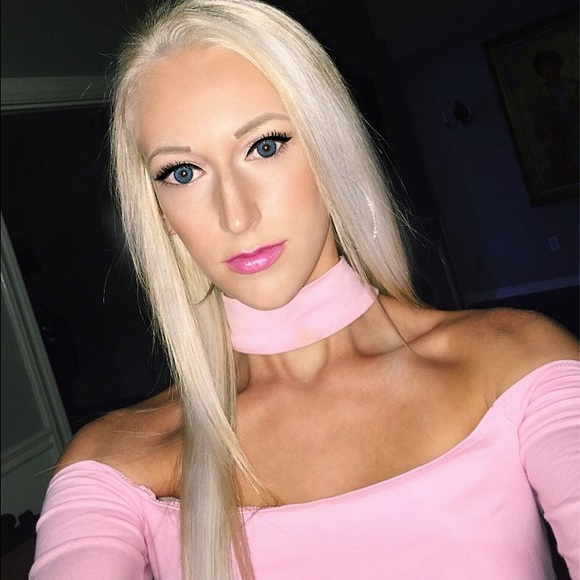 Profile Picture of Grayson Cook (@gracie_cook) on Poshmark