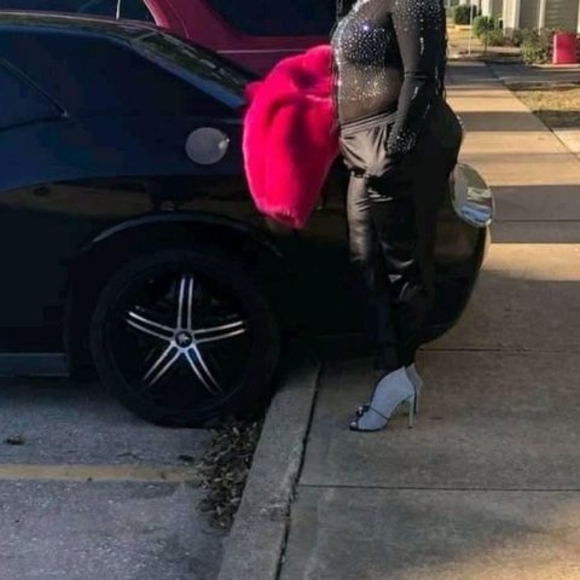 Profile Picture of Evorn Edwards (@beauty1818109) on Poshmark