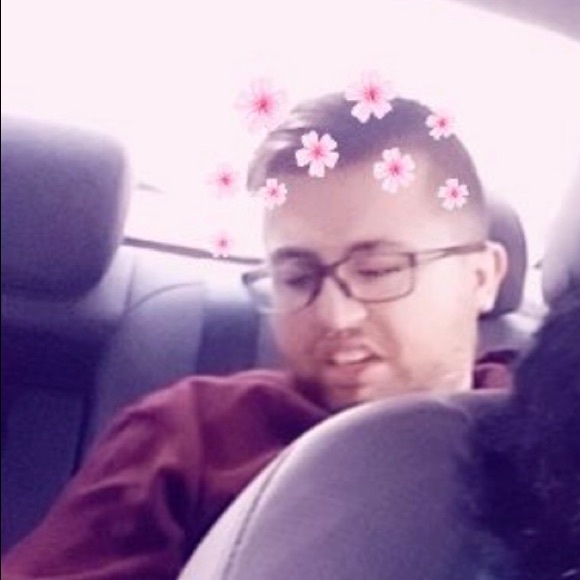 Profile Picture of Derek Hooper (@derekhooper513) on Poshmark