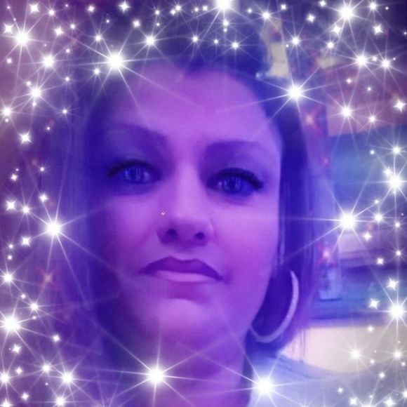 Profile Picture of Christina Mcclain (@stinamcclain) on Poshmark