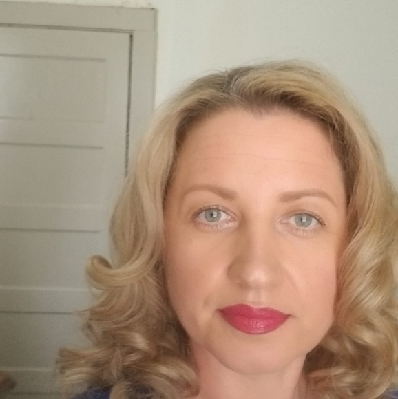 Profile Picture of Natalia Gidcumb (@nat845) on Poshmark