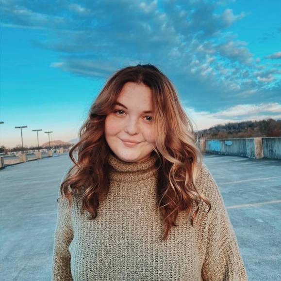 Profile Picture of Maddie Lasater (@maddirgl_) on Poshmark