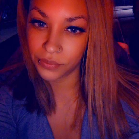 Profile Picture of Jalesa Metheny (@jalesametheny) on Poshmark