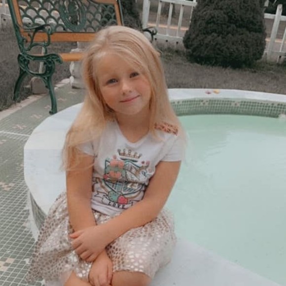 Profile Picture of Jasmine Kanoff (@jazzykanoff) on Poshmark