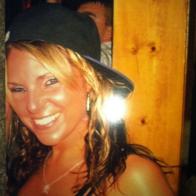 Profile Picture of Ashlee Hull (@amh813) on Twitter