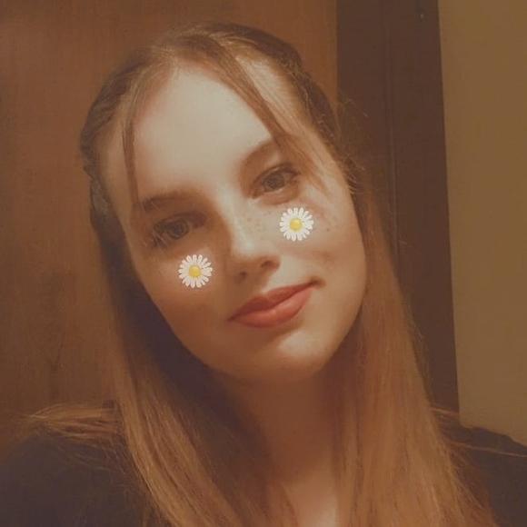 Profile Picture of Scottie Lovell (@scottielovell) on Poshmark