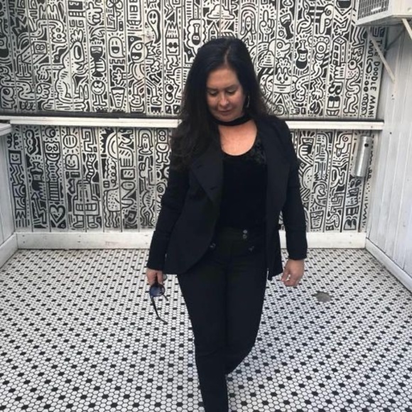 Profile Picture of Cindy Green-michaels (@cindymichaels58) on Poshmark