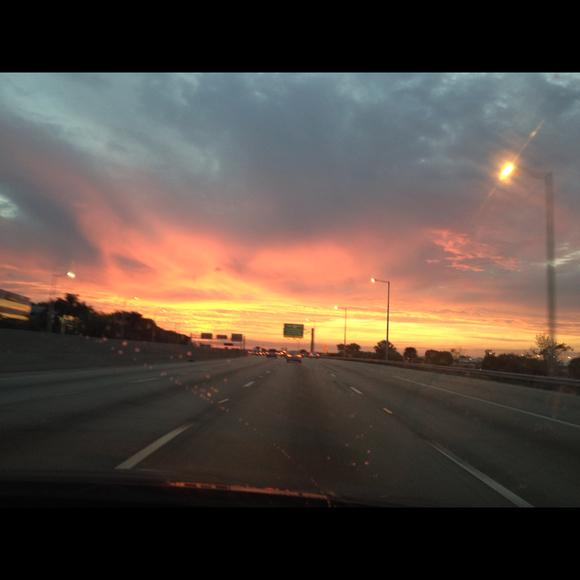 Profile Picture of M Hernandez (@xomarii18) on Poshmark