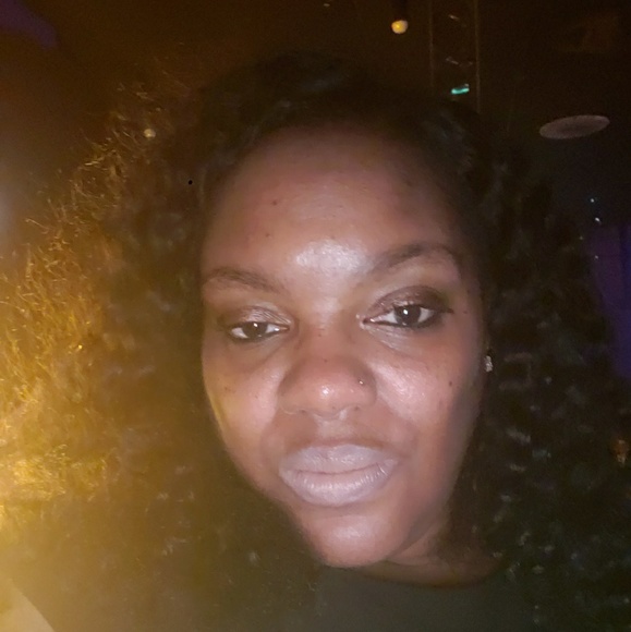 Profile Picture of Towanda Thomas (@wandacloset50) on Poshmark
