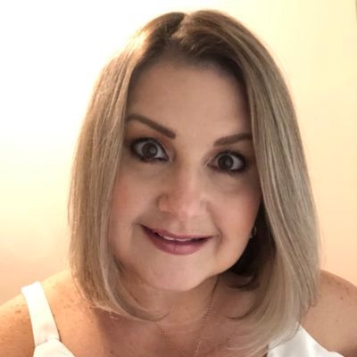 Profile Picture of Lily Marroquin (@lilygallard) on Twitter