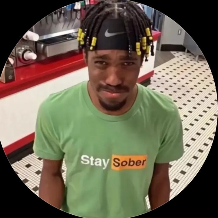 Profile Picture of CAN (@kevinsshowers) on Tiktok