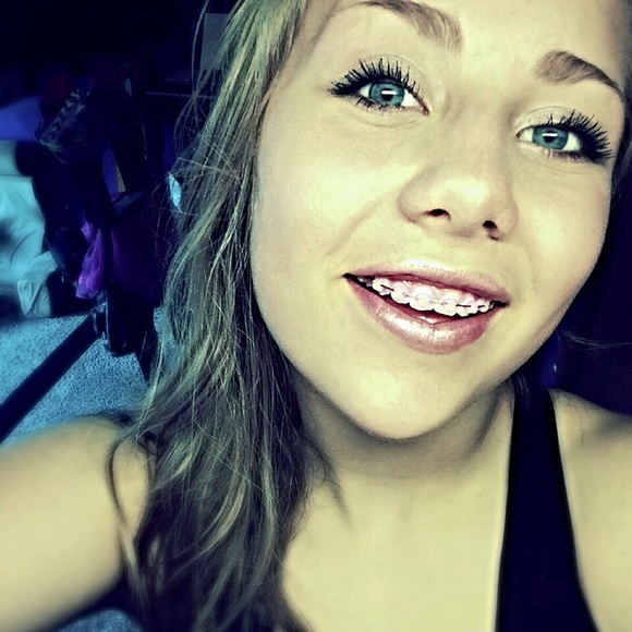Profile Picture of Kelley Kaspar (@kelley_kaspar) on Poshmark