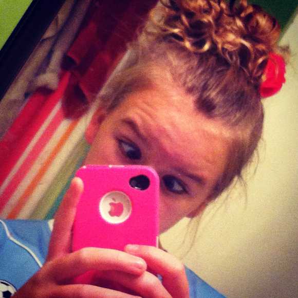 Profile Picture of Shelby Umbarger (@shelby_xo) on Poshmark