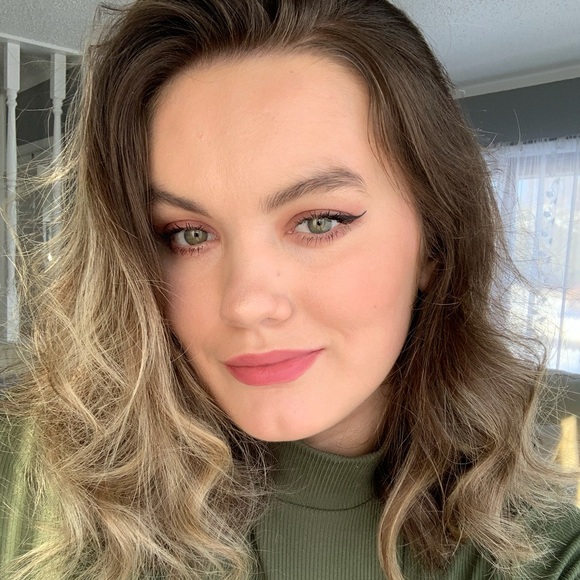 Profile Picture of Ajla Ramic (@ramic97) on Poshmark