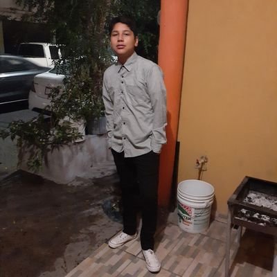 Profile Picture of Derek Fernando (@DerekFernando17) on Twitter